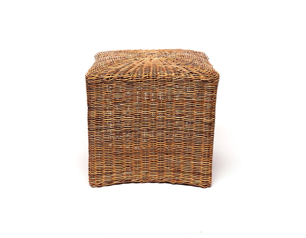 Square Pouf Rossiccio Woven in brown ropes on a white background.