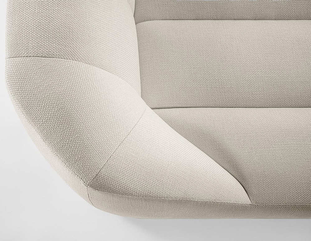 Armchair made of wood, polyrethane foam cushions upholstered in leather in a white color tone